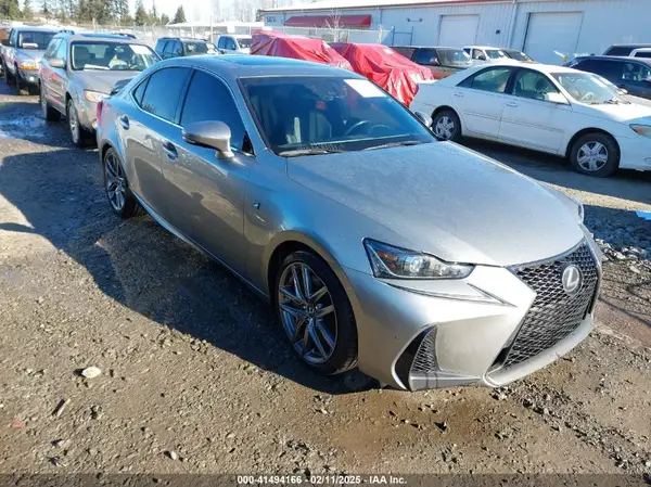 JTHC81D29J5027904 2018 LEXUS IS - Image 1