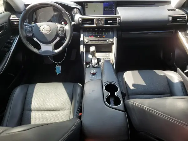 JTHC81D29J5030611 2018 LEXUS IS - Image 8