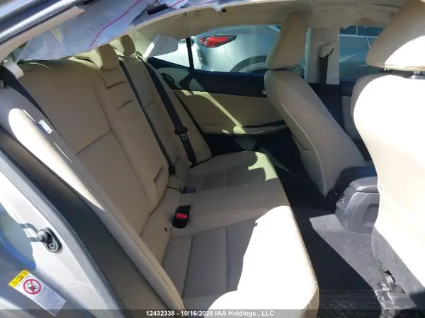 JTHC81D29J5032343 2018 LEXUS IS - Image 8