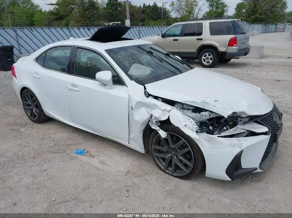 JTHC81D29K5036510 2019 LEXUS IS - Image 1