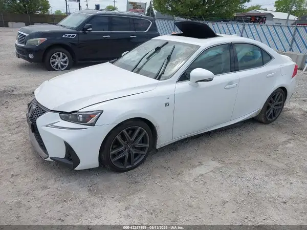 JTHC81D29K5036510 2019 LEXUS IS - Image 2