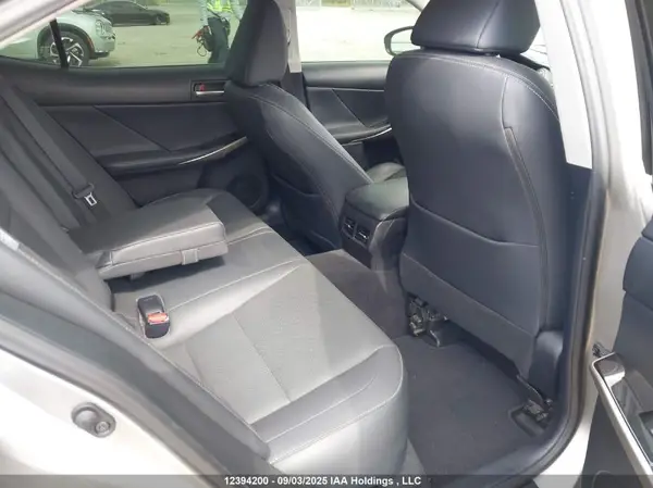 JTHC81D29K5037527 2019 LEXUS IS - Image 8