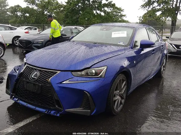 JTHC81D29K5038029 2019 LEXUS IS - Image 2