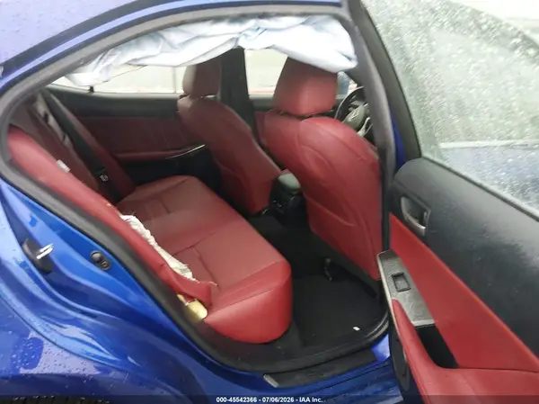 JTHC81D29K5038029 2019 LEXUS IS - Image 8