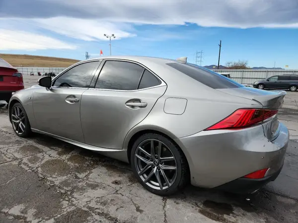 JTHC81D29K5039195 2019 LEXUS IS - Image 2