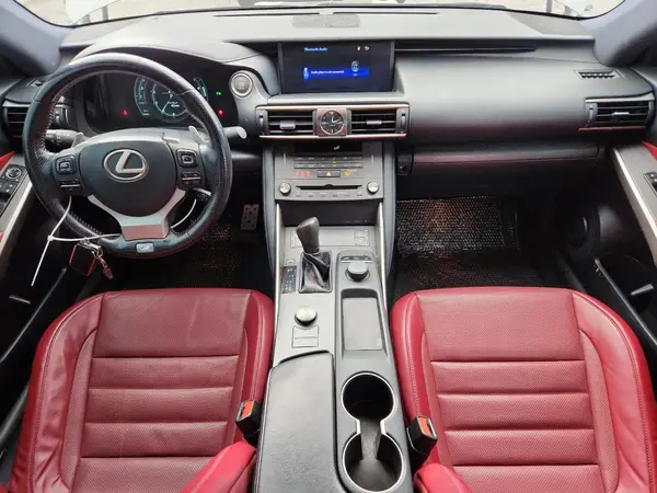 JTHC81D29K5039195 2019 LEXUS IS - Image 8