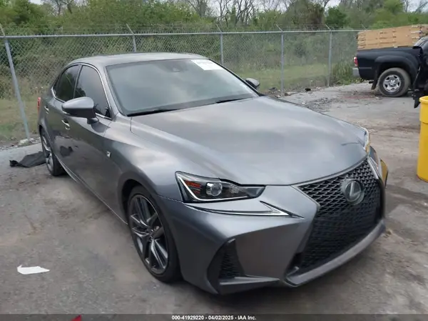 JTHC81D2XJ5026860 2018 LEXUS IS - Image 1