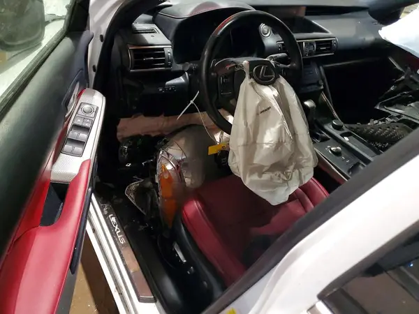 JTHC81D2XJ5027782 2018 LEXUS IS - Image 8