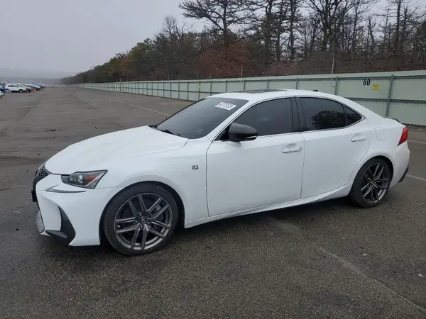 JTHC81D2XJ5029693 2018 LEXUS IS - Image 1