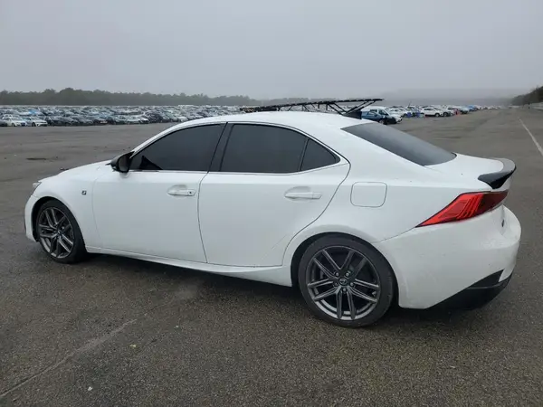 JTHC81D2XJ5029693 2018 LEXUS IS - Image 2