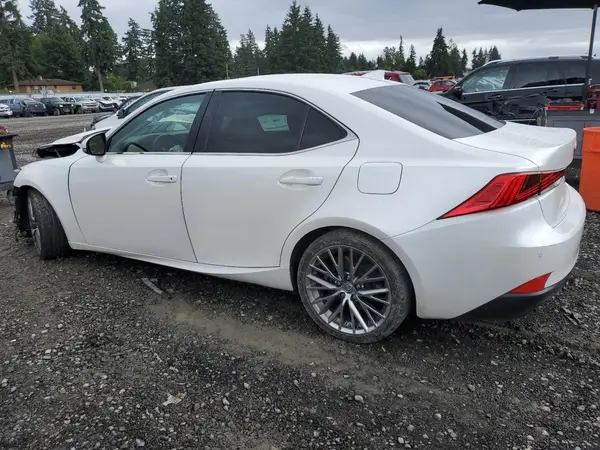 JTHC81D2XJ5030178 2018 LEXUS IS - Image 2