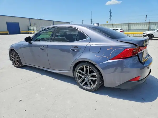 JTHC81D2XJ5030987 2018 LEXUS IS - Image 2