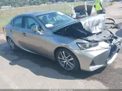 JTHC81D2XJ5031699 2018 LEXUS IS