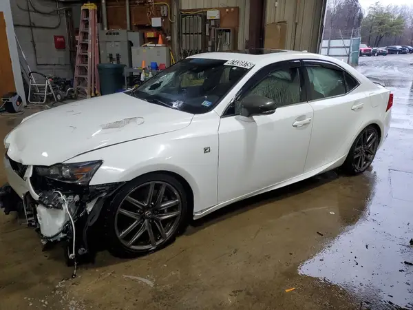 JTHC81D2XJ5033176 2018 LEXUS IS - Image 1