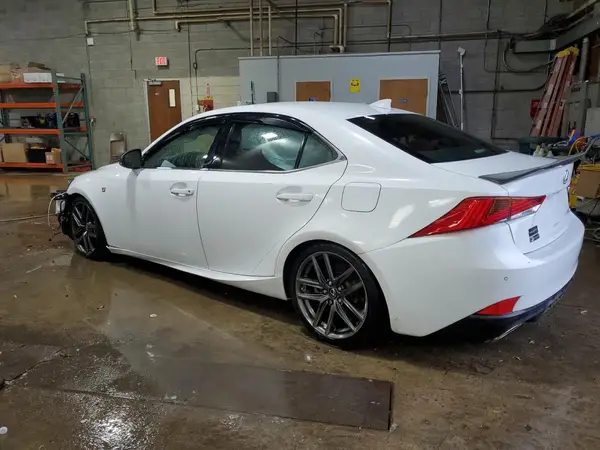 JTHC81D2XJ5033176 2018 LEXUS IS - Image 2