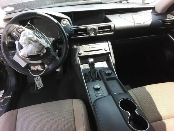 JTHC81D2XK5034846 2019 LEXUS IS - Image 8