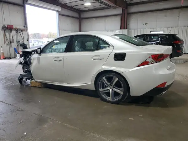 JTHC81D2XK5038959 2019 LEXUS IS - Image 2