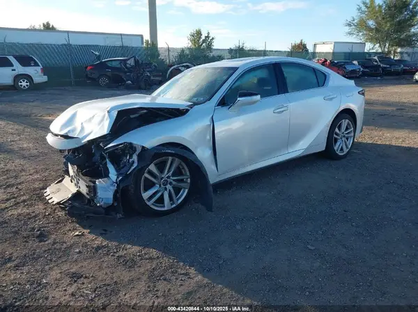 JTHC81F24M5045079 2021 LEXUS IS - Image 2