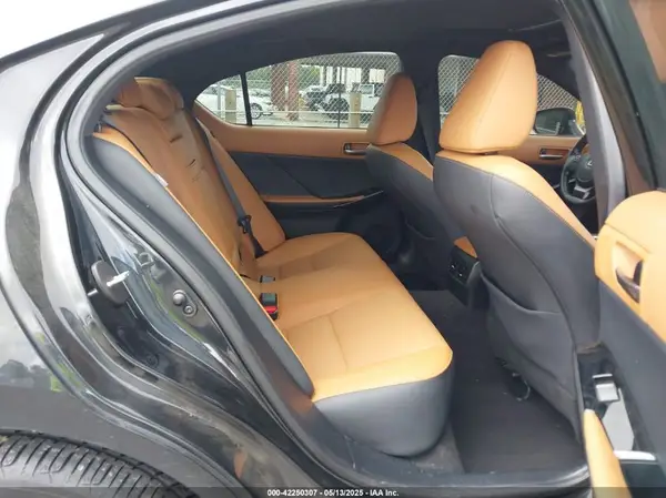 JTHC81F27M5045061 2021 LEXUS IS - Image 8