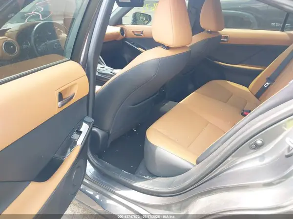 JTHC81F27M5046064 2021 LEXUS IS - Image 8