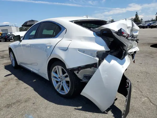 JTHC81F28M5046574 2021 LEXUS IS - Image 2