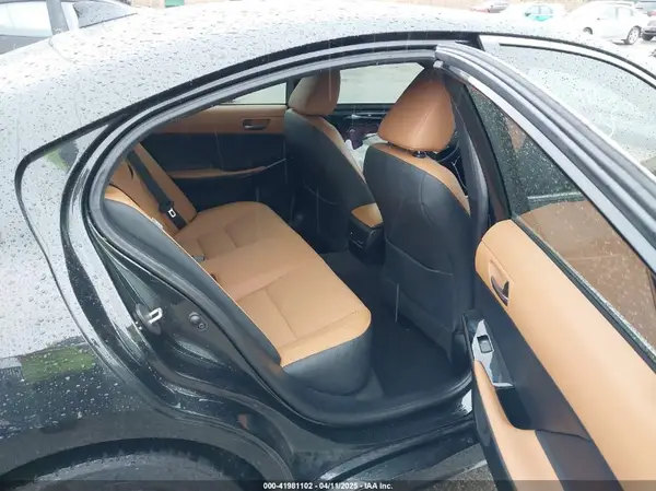 JTHC81F29M5043571 2021 LEXUS IS - Image 8