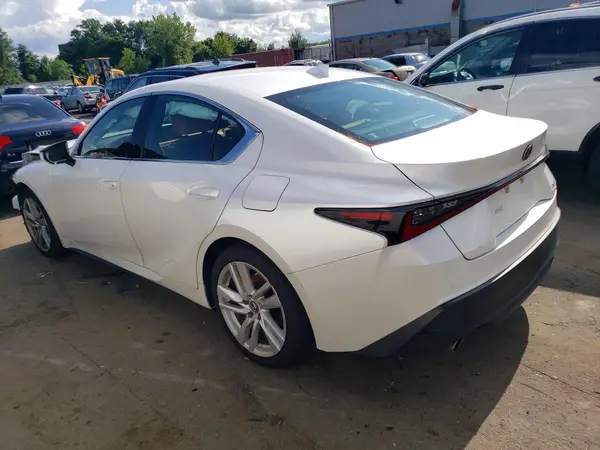 JTHC81F29M5045319 2021 LEXUS IS - Image 2