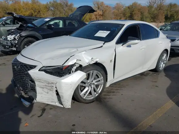 JTHC81F2XM5046222 2021 LEXUS IS - Image 2