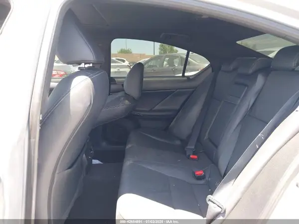 JTHCA1D23M5113184 2021 LEXUS IS - Image 8