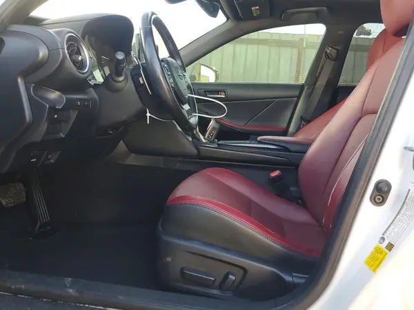2021 LEXUS IS auction photo 7