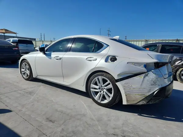 JTHCA1D24M5115008 2021 LEXUS IS - Image 2