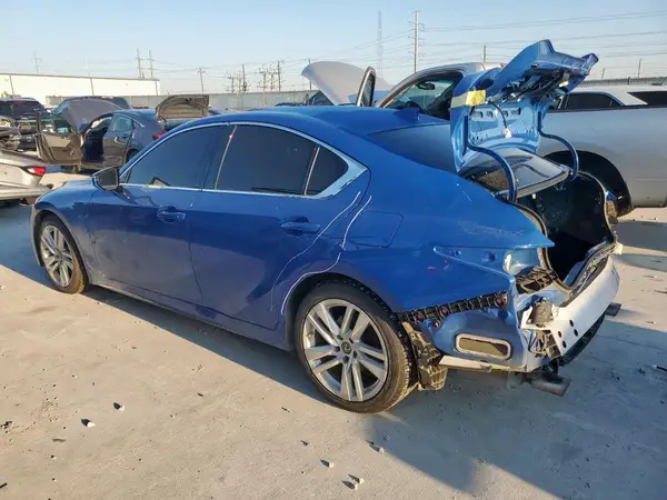 JTHCA1D26M5111106 2021 LEXUS IS - Image 2
