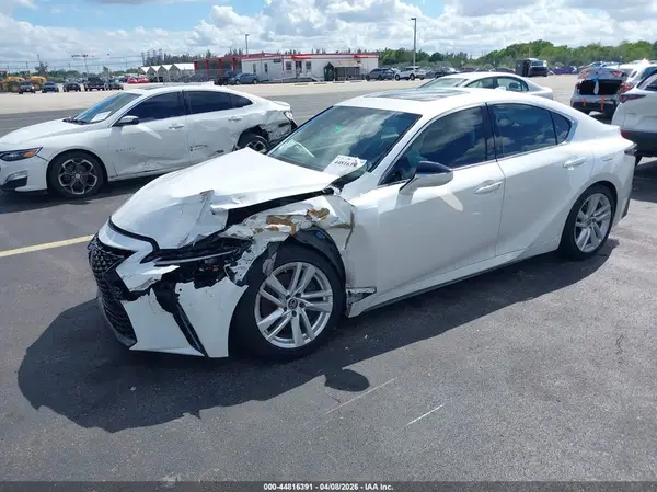 JTHCA1D26M5115804 2021 LEXUS IS - Image 2
