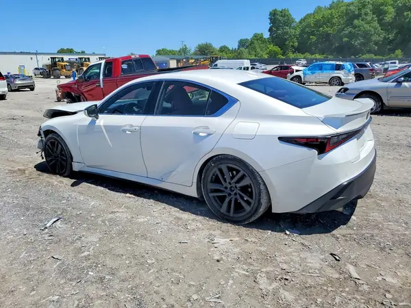 JTHCA1D27M5111812 2021 LEXUS IS - Image 2