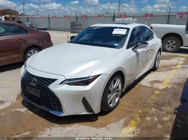 JTHCA1D28M5109969 2021 LEXUS IS - Image 2