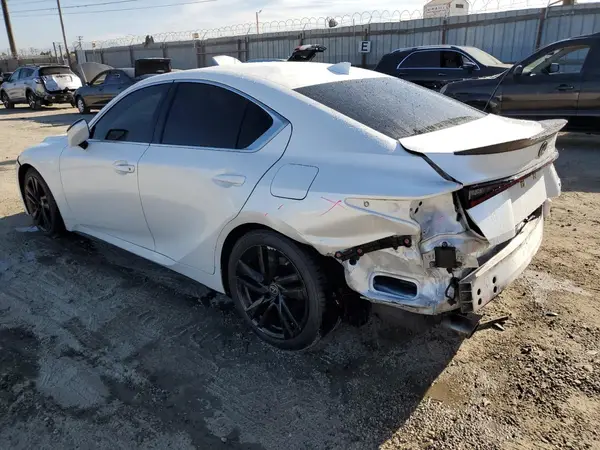 JTHCA1D2XM5115076 2021 LEXUS IS - Image 2