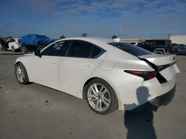 JTHCA1D2XN5120103 2022 LEXUS IS - Image 2
