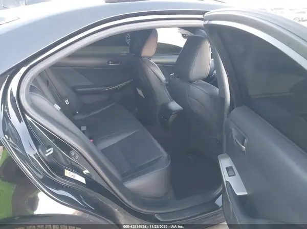 JTHCE1D22H5013717 2017 LEXUS IS - Image 8