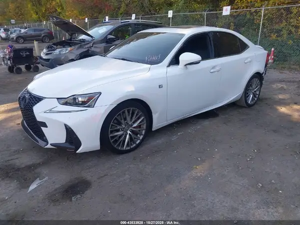 JTHCE1D22H5013801 2017 LEXUS IS - Image 2