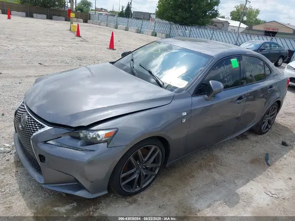 JTHCE1D23G5010601 2016 LEXUS IS - Image 2