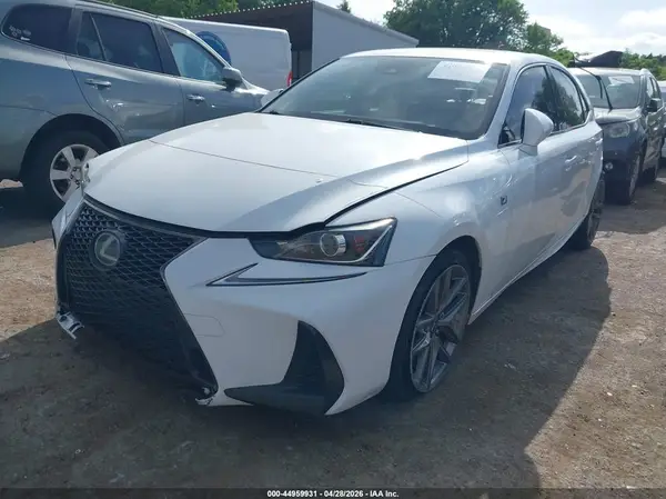 JTHCE1D24H5013329 2017 LEXUS IS - Image 2