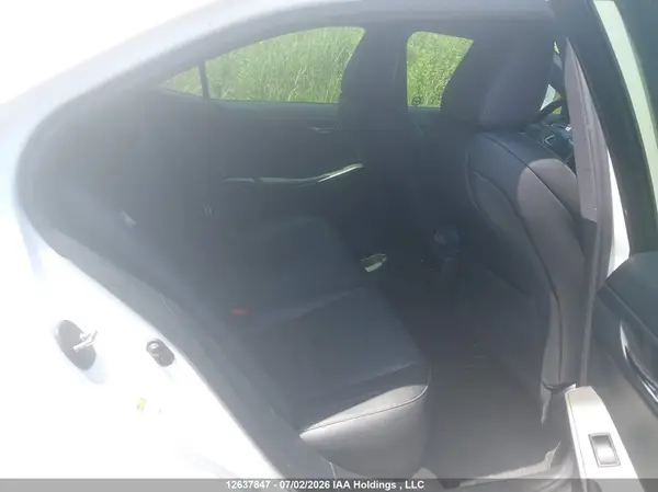 JTHCE1D25G5010888 2016 LEXUS IS - Image 8