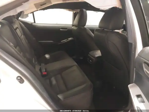 JTHCE1D26H5014224 2017 LEXUS IS - Image 8
