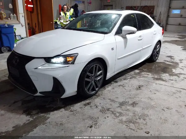 JTHCE1D27H5013762 2017 LEXUS IS - Image 2