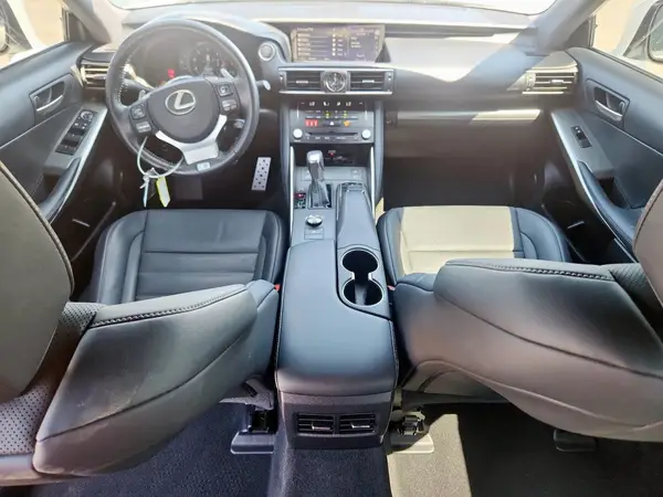 JTHCE1D27H5014507 2017 LEXUS IS - Image 8