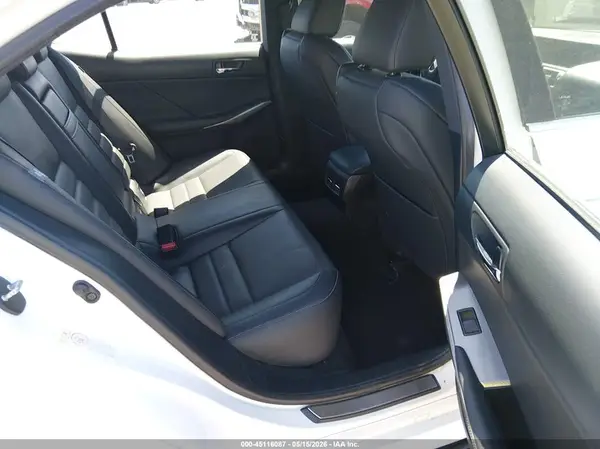 JTHCE1D29G5012806 2016 LEXUS IS - Image 8