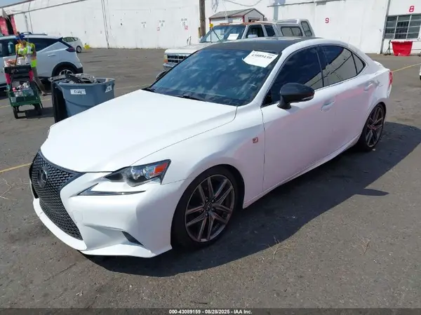 JTHCE1D2XG5010479 2016 LEXUS IS - Image 2