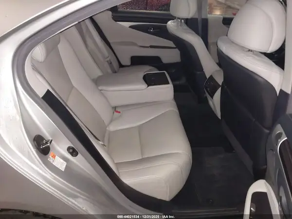 JTHCL5EF2G5025993 2016 LEXUS LS - Image 8