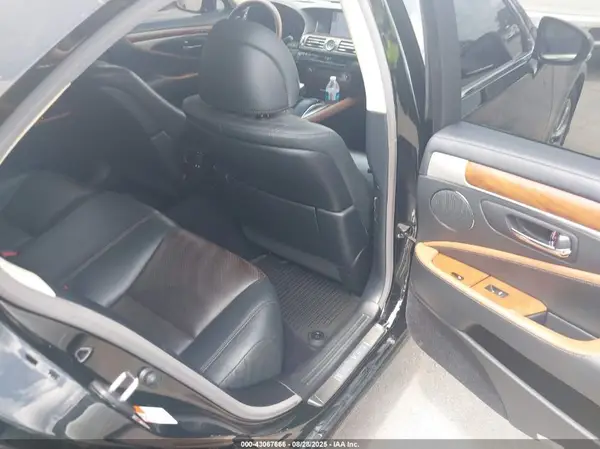 JTHCL5EF2G5026688 2016 LEXUS LS - Image 8