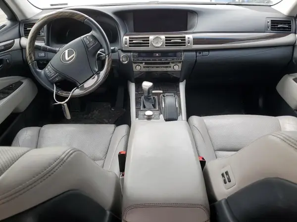 JTHCL5EF2G5026979 2016 LEXUS LS - Image 8